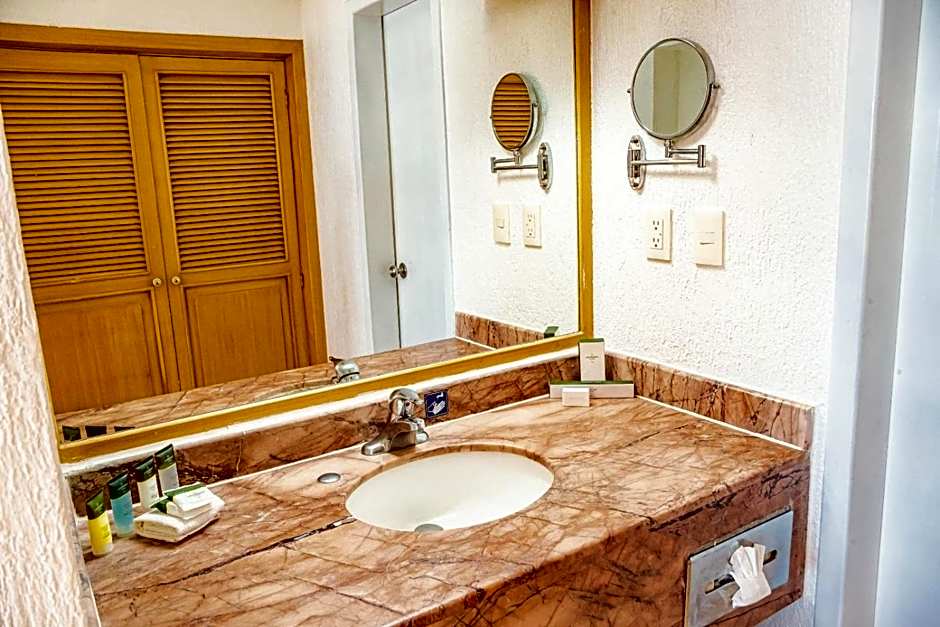 HOTEL SAN CARLOS PLAZA