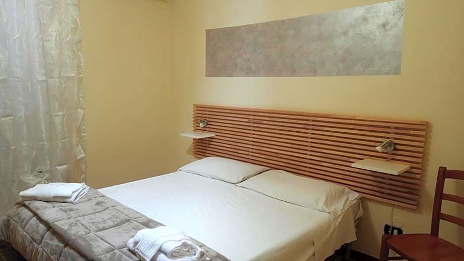 Photo 1 of 5 of Single Room