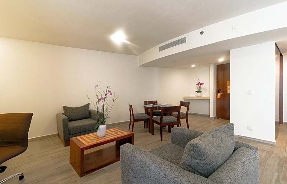Real Inn Guadalajara Expo