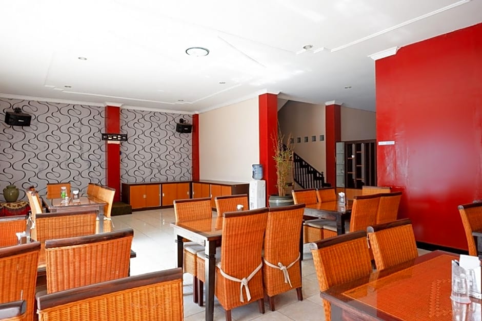 RedDoorz Plus near Stadion Wijaya Kusuma