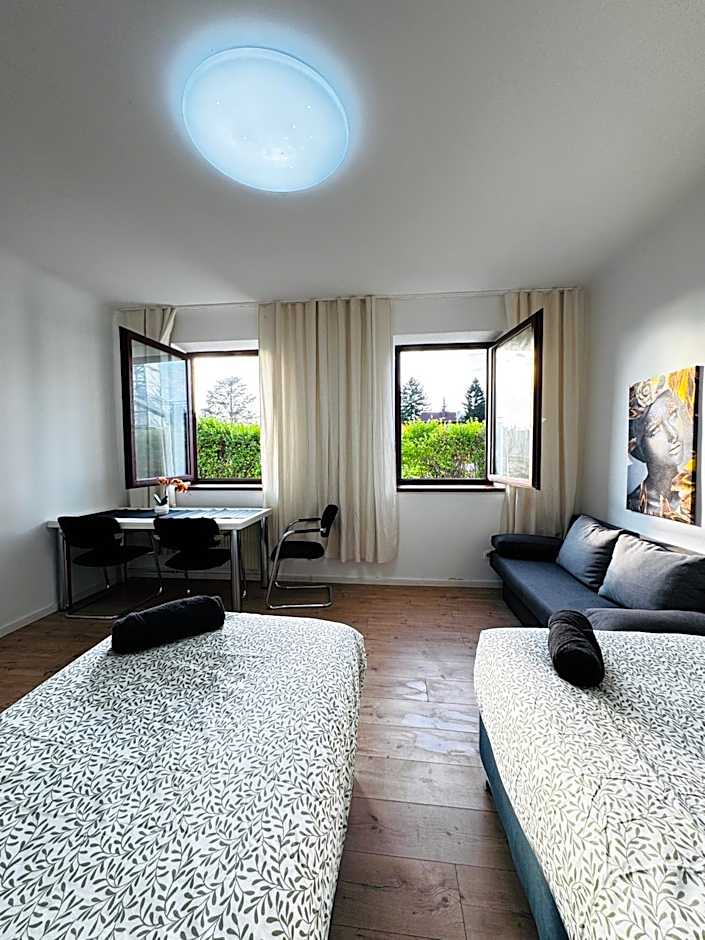 Budget Friendly Private Rooms with Garden