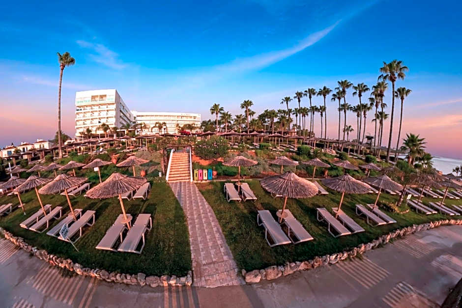 Cavo Maris Beach Hotel