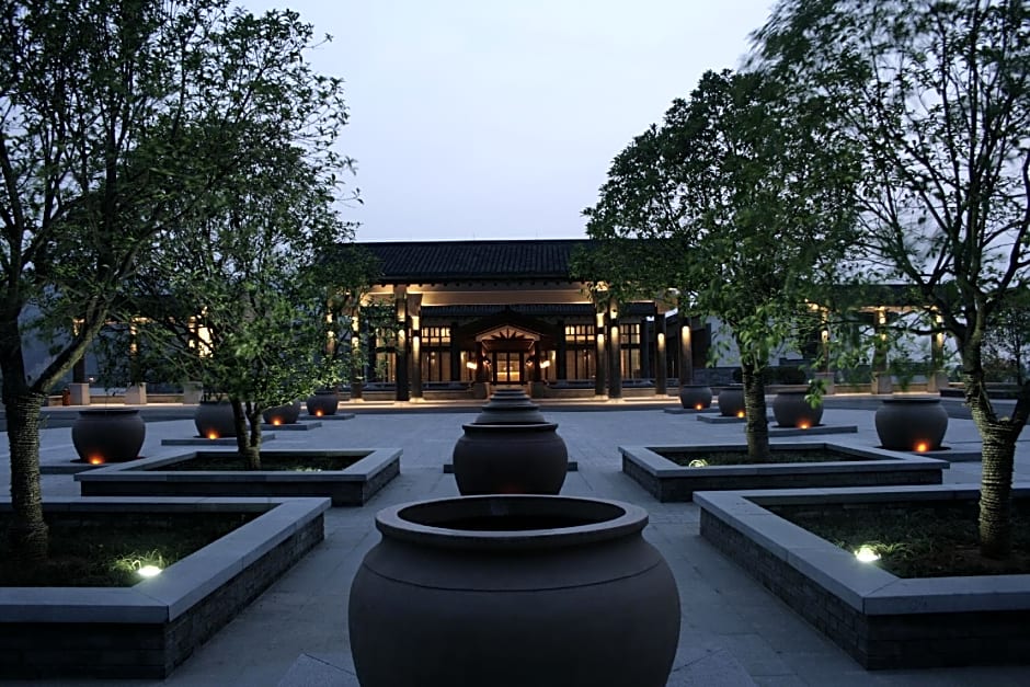 Kuaiji Mountain Yangming Hotel