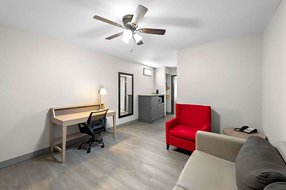 Country Inn & Suites by Radisson, Topeka West, KS