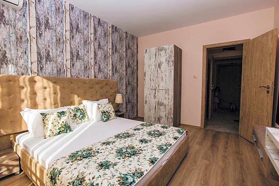 Avenue Deluxe Hotel
