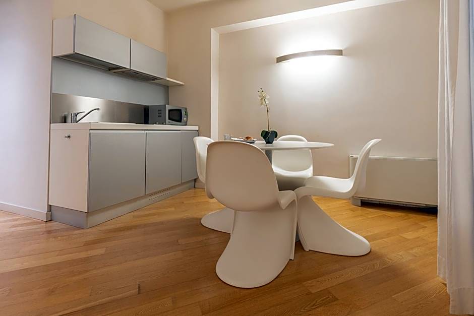 Home 15 Residence Hotel