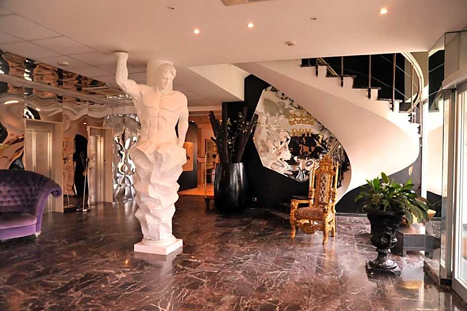 Domizia Palace Hotel