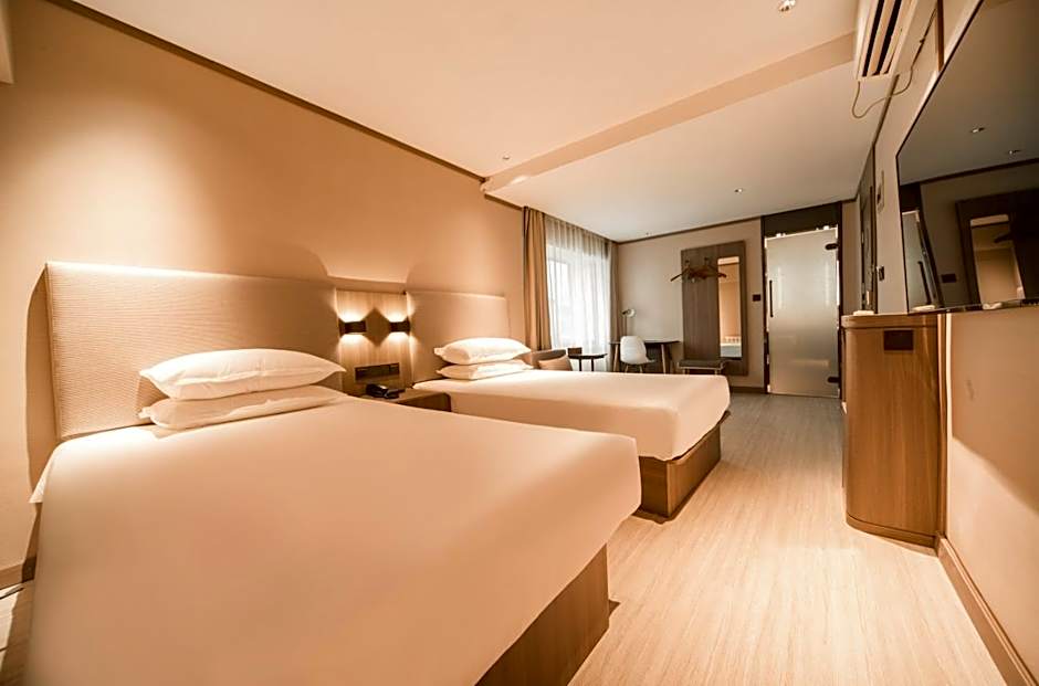 Hanting Hotel Shenyang North Railway Station