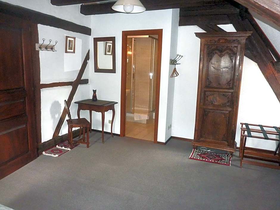 ADRIHOF à Riquewihr, Cour de l'Abbaye d'Autrey