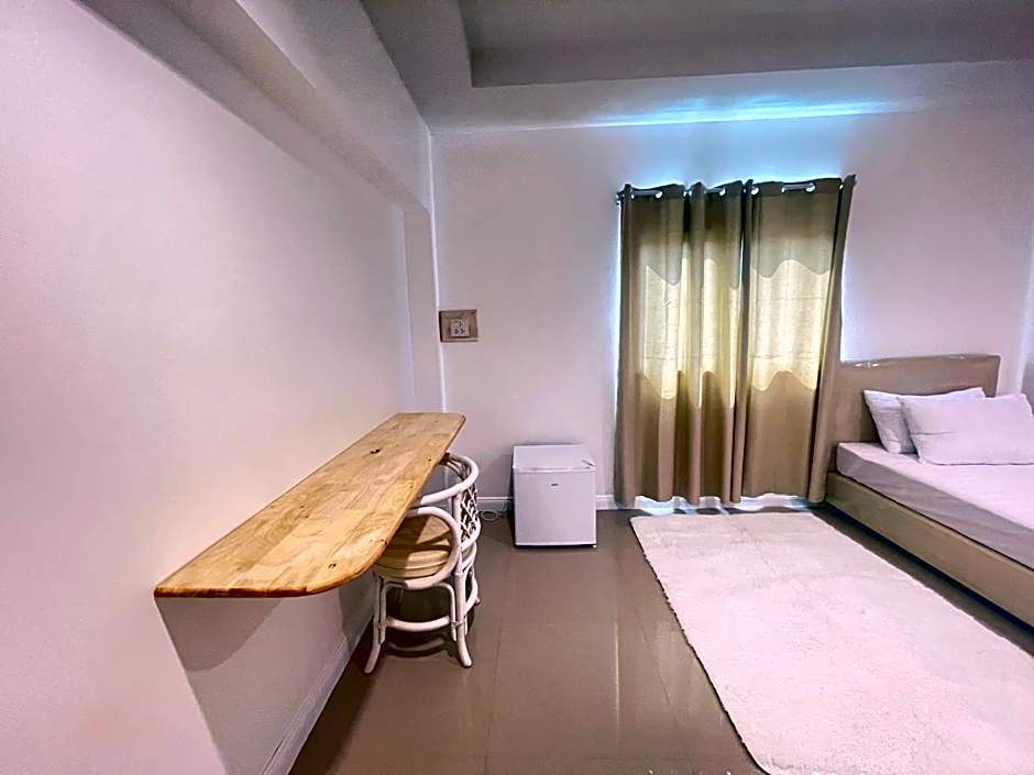 มินิมอลโฮลเทล