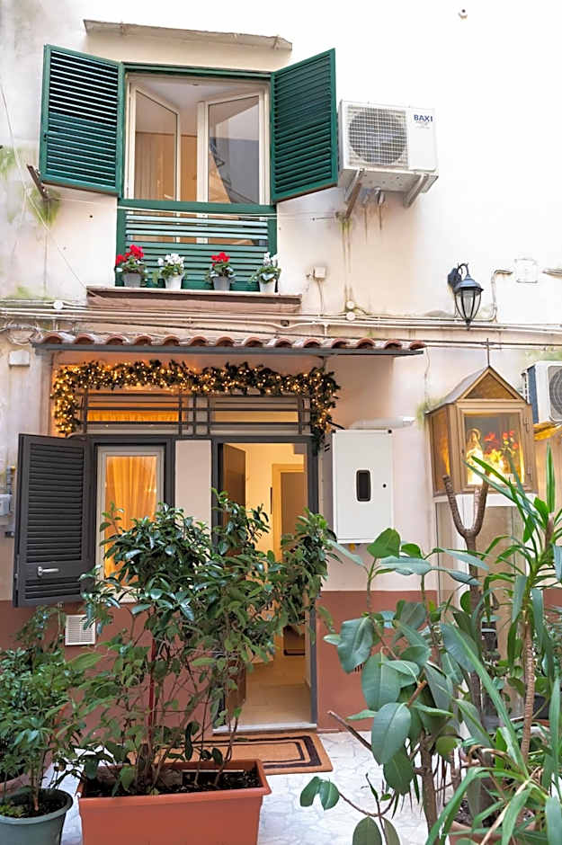 Yes I Know My Room - Magica Napoli