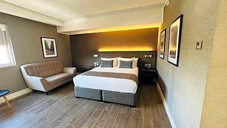 King Bed Studio Suite Non-Smoking