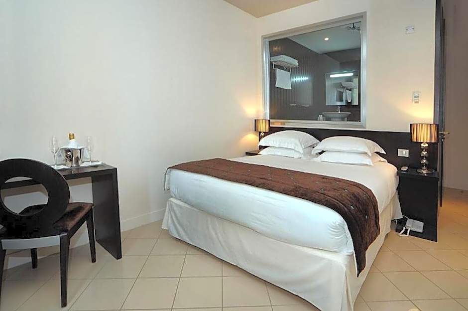 AEVA HOTEL