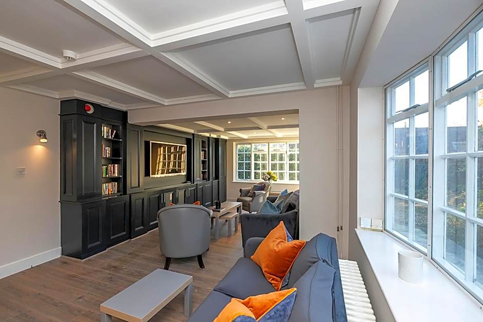 Pages Hotel and Guesthouse