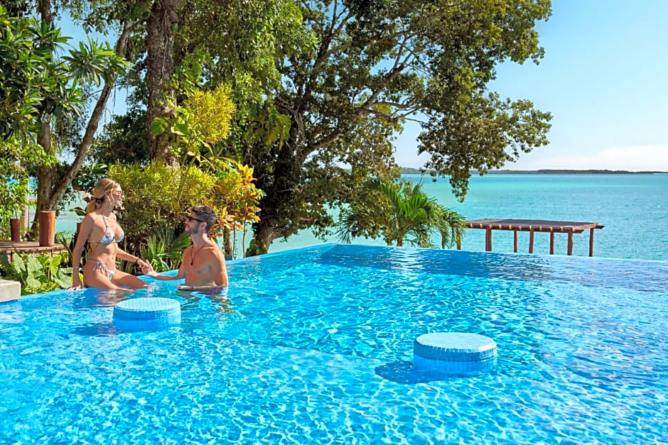 Cristalino Lagoon Front Hotel, Restaurant & Spa 