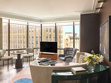 Signature One Bedroom King Suite