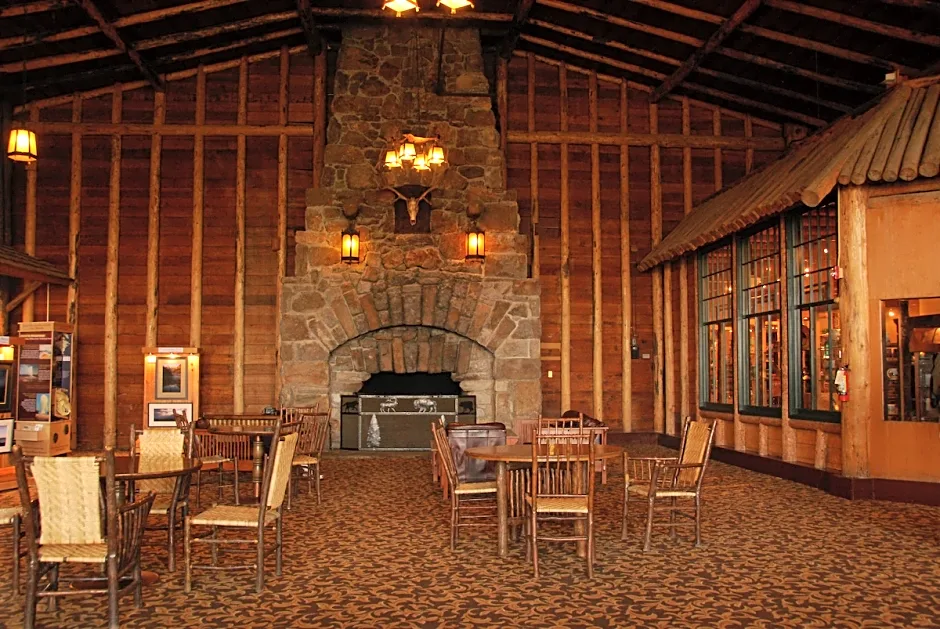 Old Faithful Inn