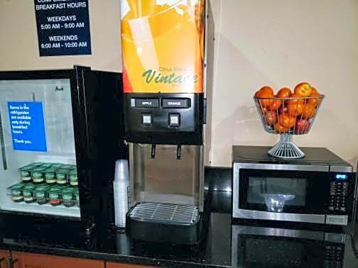 Days Inn & Suites by Wyndham of Morris