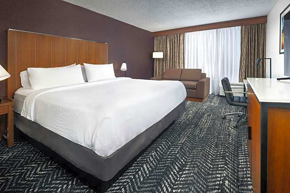 Four Points By Sheraton Kansas City Airport