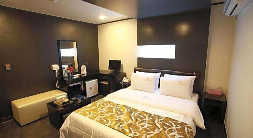 Goodstay Lanuit Hotel