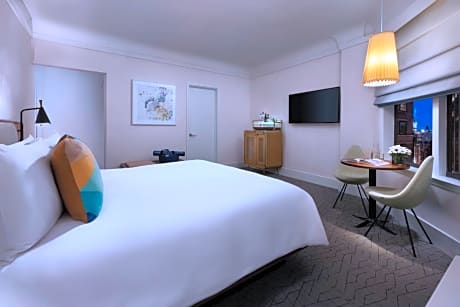 Corner King Room