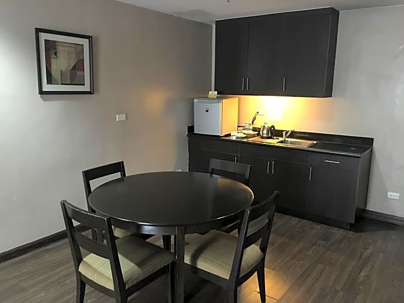 Baguio Burnham Suites Hotel