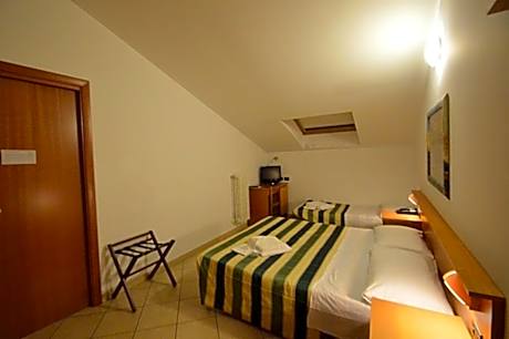 1 Double Bed or 2 Twin Beds