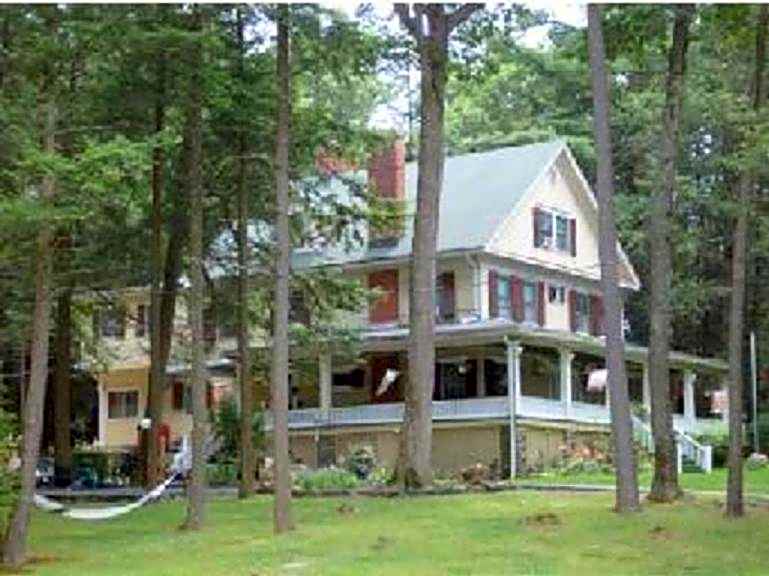 Brookview Manor Inn