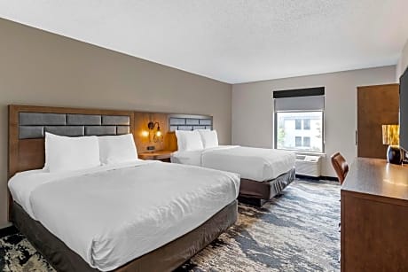Queen Room with Two Queen Beds and Bath Tub - Disability Access