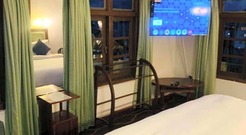 Tea Bush Hotel