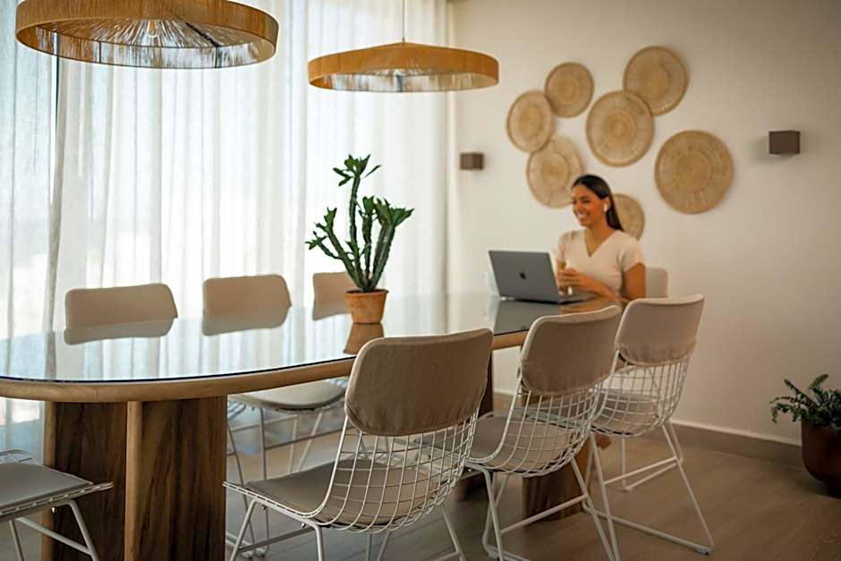 HiBird- Apartment and Suites Hotel