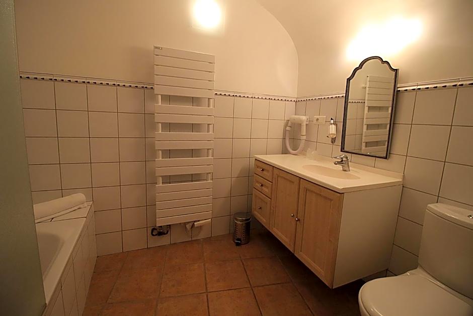 Logis Hôtel Restaurant Gîte La Bastide du Vébron