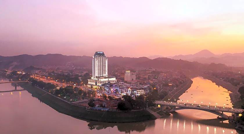Four Points by Sheraton Lang Son