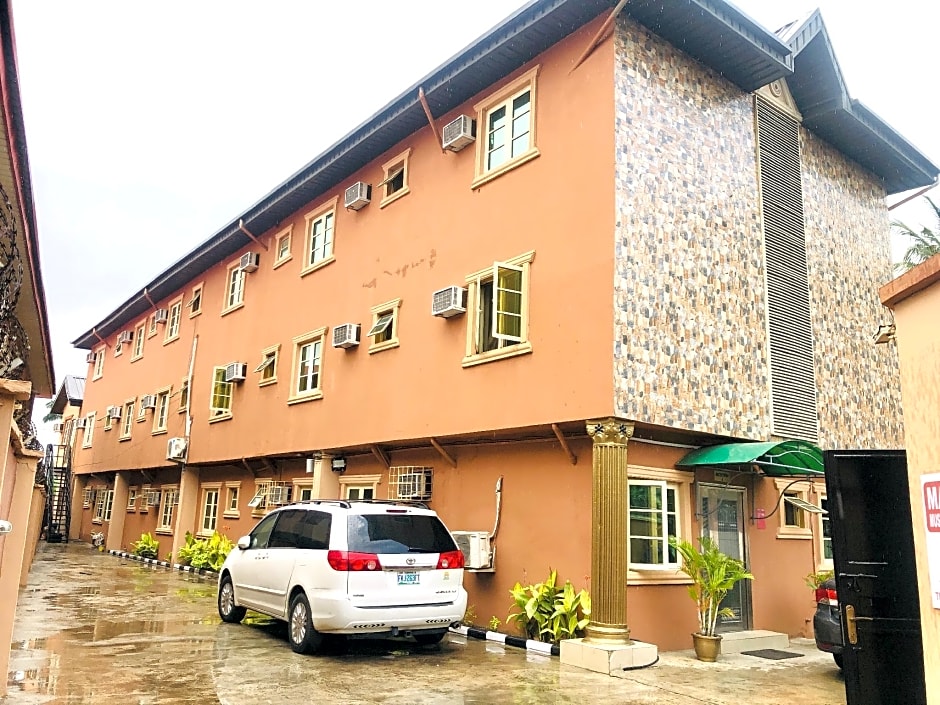 De Lawrence Court & Suites