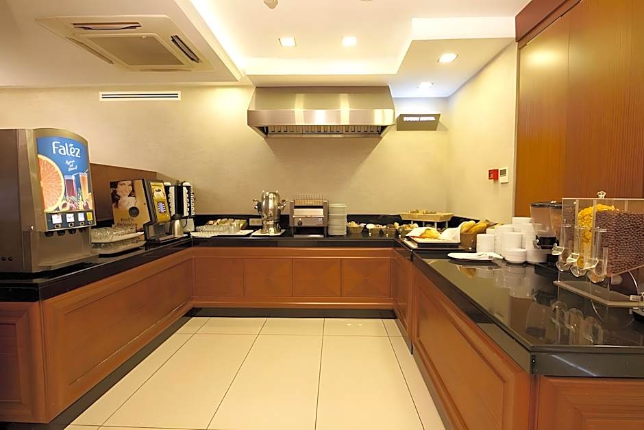 Tugcu Hotel Select