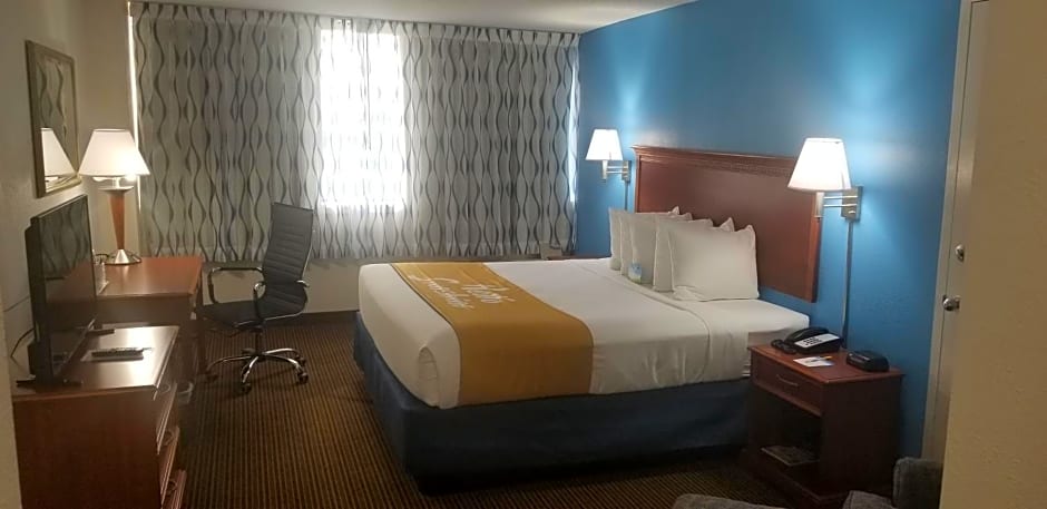 Days Inn & Suites by Wyndham Tallahassee Conf Center I-10