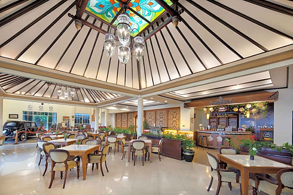 Royal Hotel and Convention Tretes