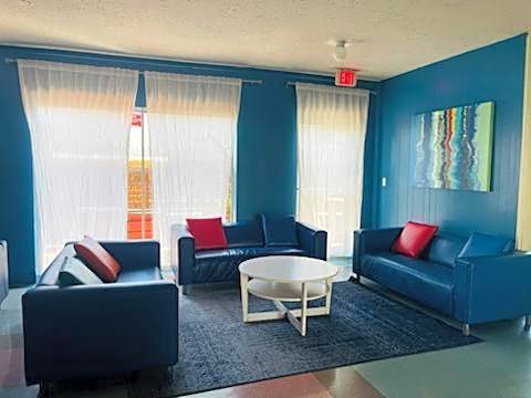 Banana Bungalow West Hollywood Hotel & Hostel