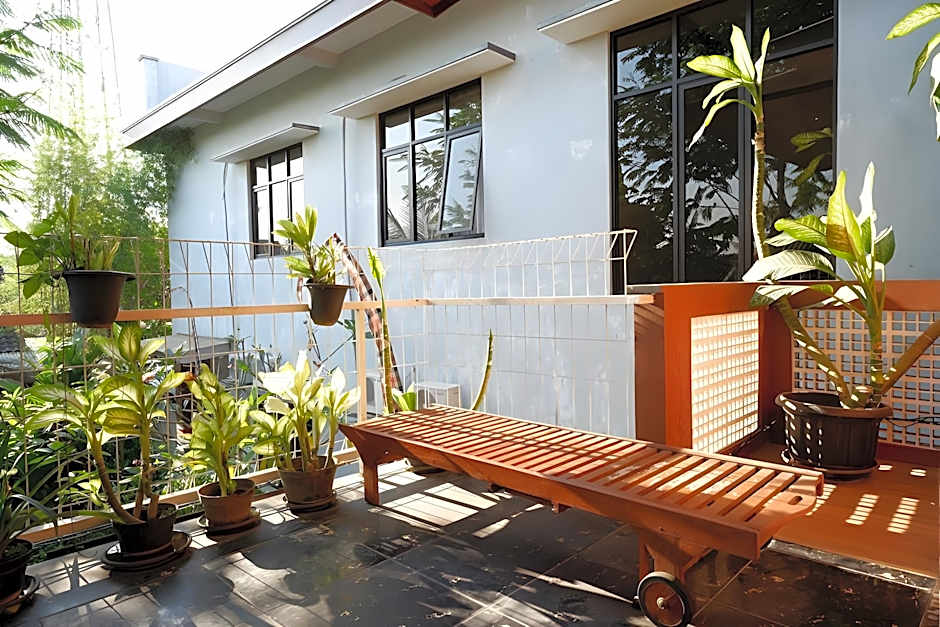 RedDoorz Syariah near Menara Kudus