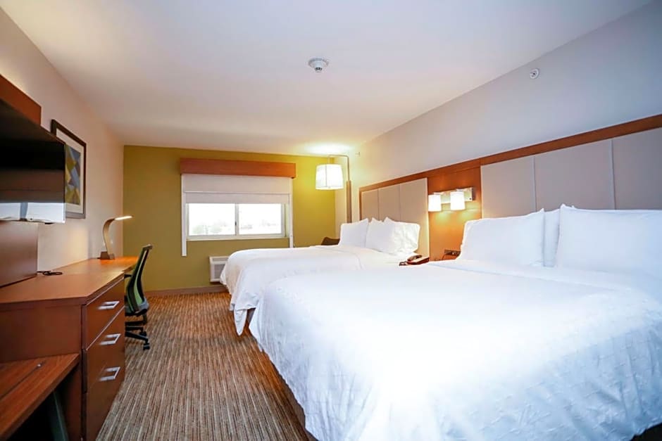 Holiday Inn Express Hotel & Suites Carlsbad By IHG