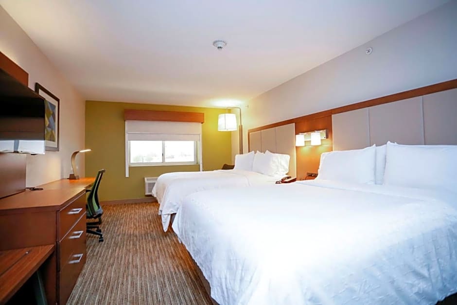 Holiday Inn Express Hotel & Suites Carlsbad