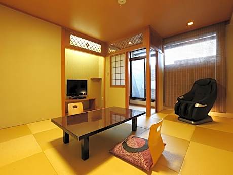 Triple Room with Private Bathroom