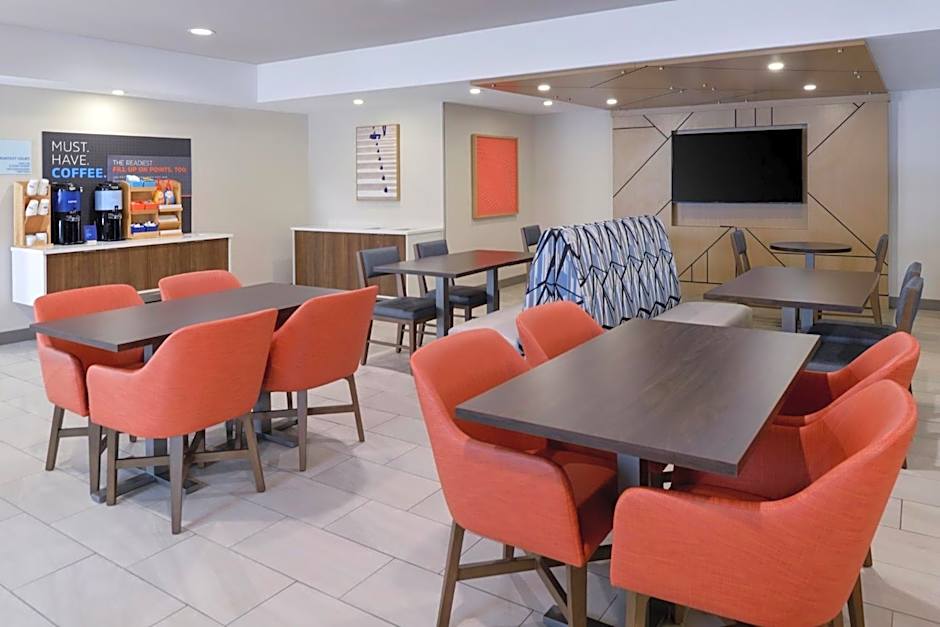 Holiday Inn Express Hotel and Suites Marysville By IHG