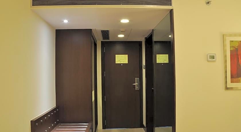 Adarsh Hamilton Hotel