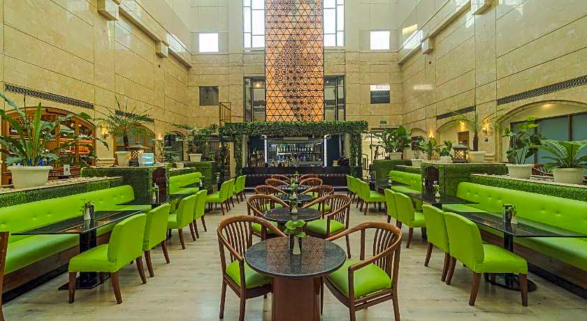 Surabaya Suites Hotel Powered by Archipelago