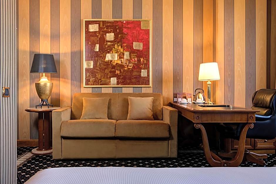 Hotel Capitol