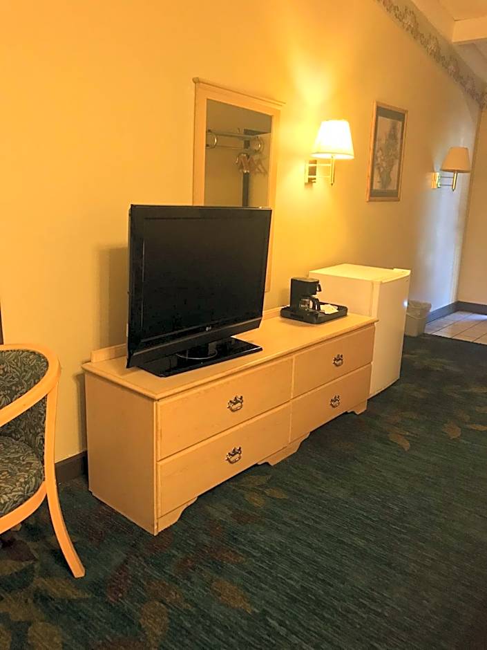 Red Carpet Inn