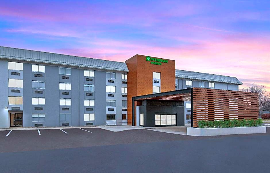 Wyndham Garden Louisville East