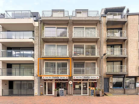 Apartment close to the seafront
