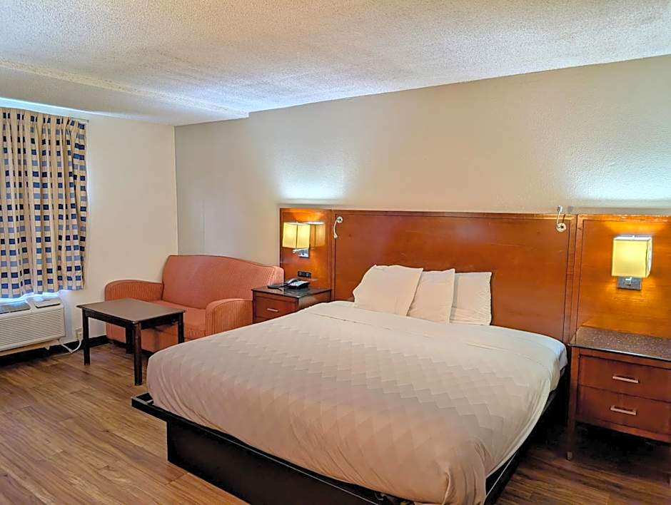 Travelodge by Wyndham Forsyth